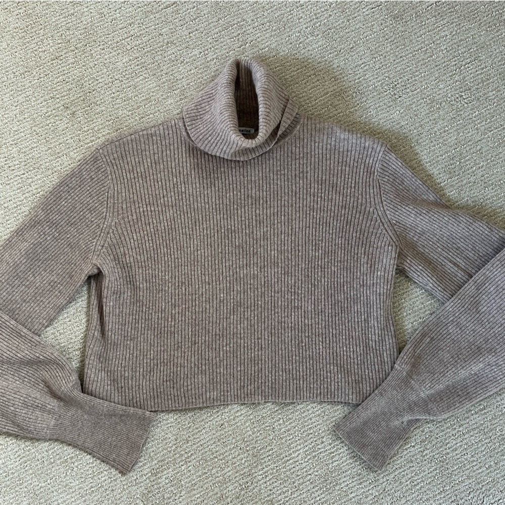 Reformation Luisa cropped cashmere turtleneck sweater - Picture 2 of 5